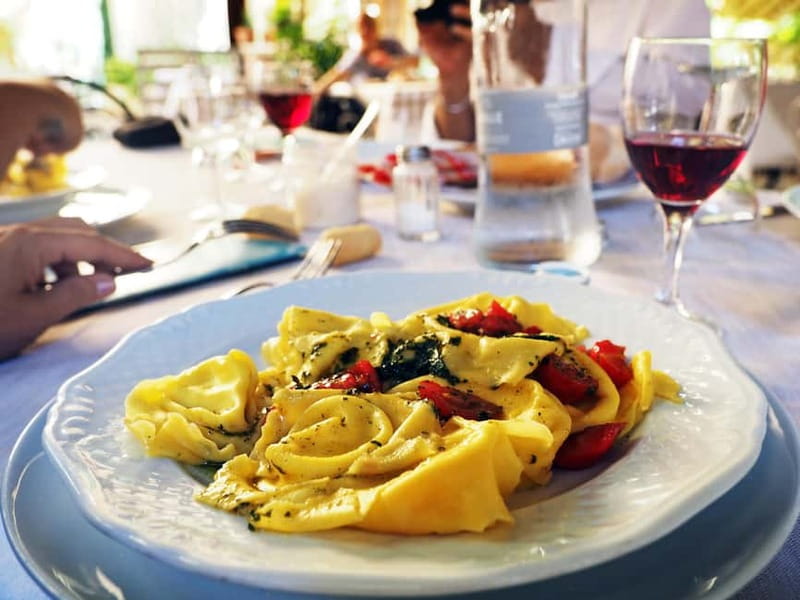 Cagliari Home Cooking Class: Pasta, Wine & Sardinian Flavors - What the three-hour experience feels like