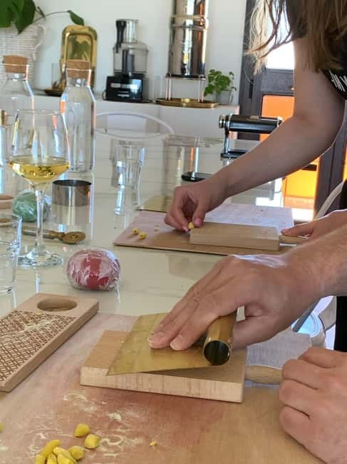 Cagliari: Pasta Cooking Class with 3-Course Dinner - Healthy sauces and natural colors