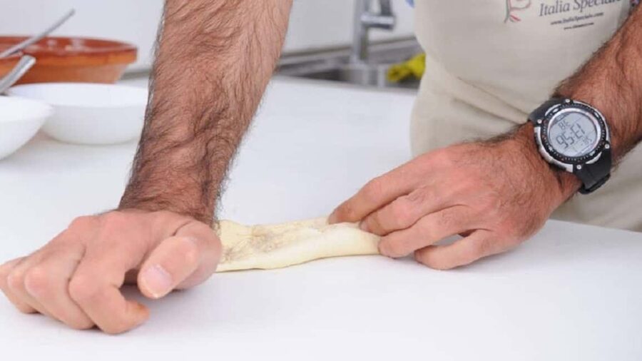 Cagliari: Sardinian Cooking Class with Meal and Drinks - Should you book the Cagliari culurgiones class?