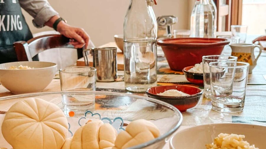 Cagliari: Sardinian Cooking Class with Meal and Drinks - Preparing the dough and tasting the filling