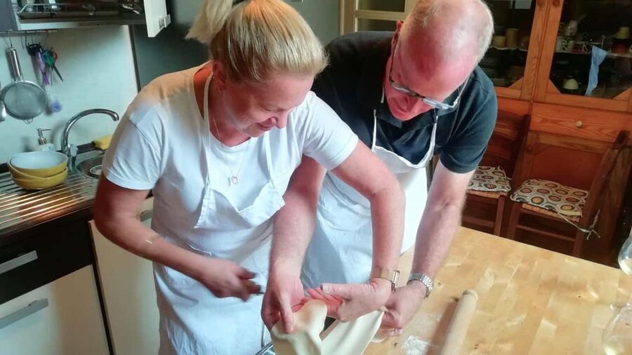 Cagliari: Sardinian Cooking Class with Meal and Drinks - Who will enjoy this class most
