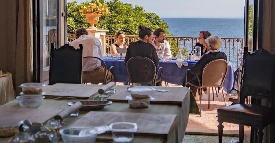 Catania: Cooking class set in a sea front historic villa - Making pasta with ancient Sicilian grains