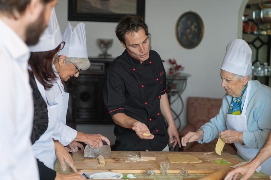 Catania: Cooking class set in a sea front historic villa - Welcome tastings, wine, and the final dinner
