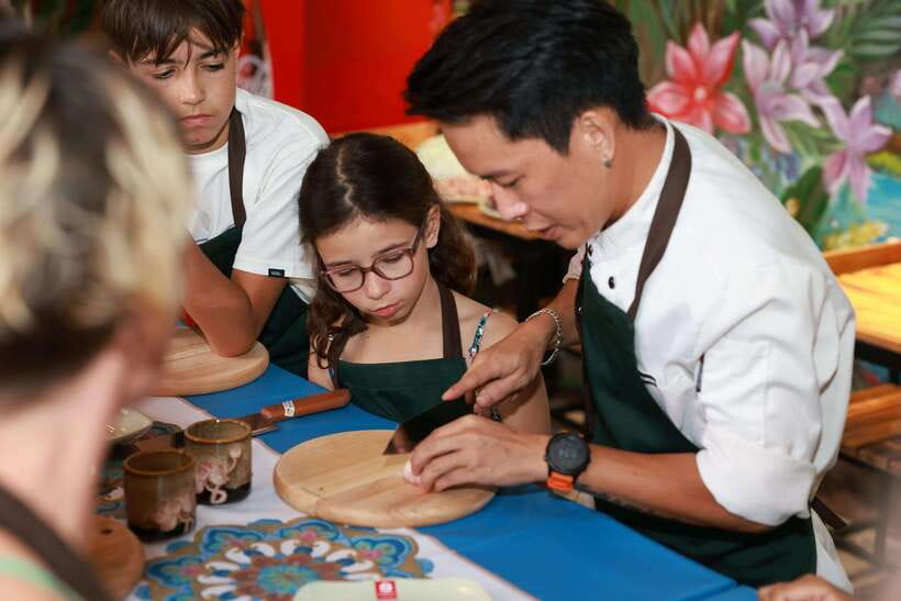 CatBa: Authentic Vietnam Cooking Class and local market tour - What the four hours feel like