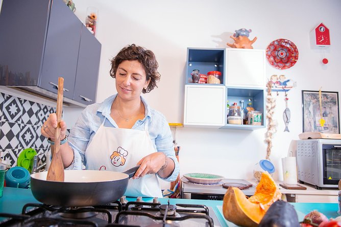 Cesarine: Home Cooking Class & Meal with a Local in Palermo - The private format makes the cooking feel personal
