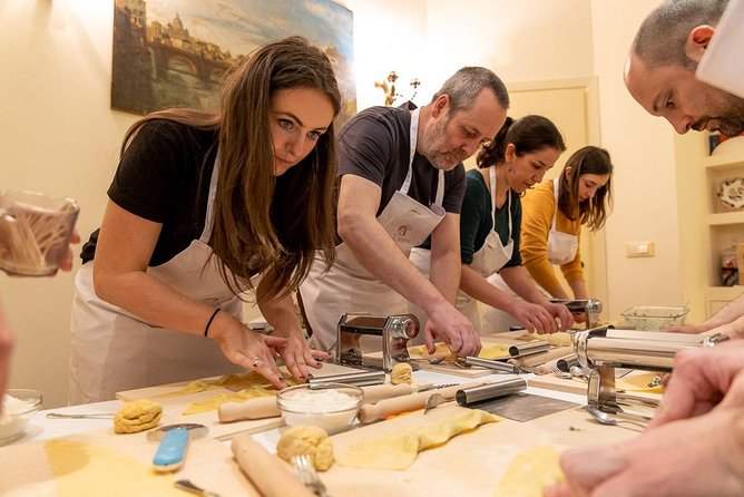 Cesarine: Market Tour & Home Cooking Class in Catania - Eating the three-course meal with Sicilian wine