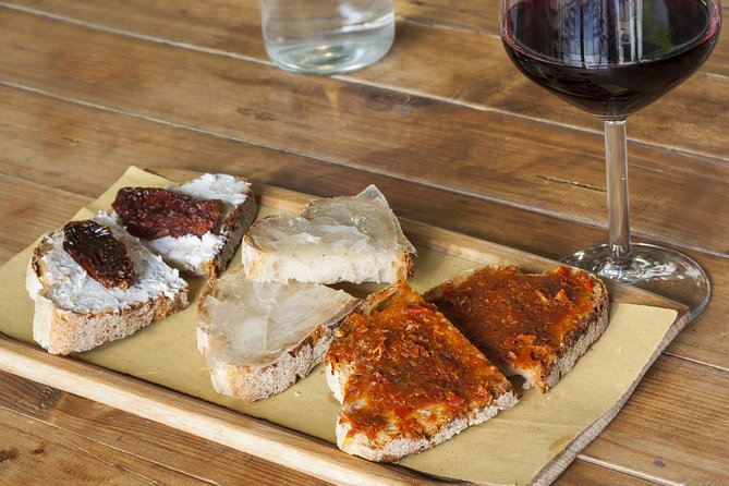 Cesarine: Venice Show Cooking & Dining Experience at Local's Home - What makes Venetian food different