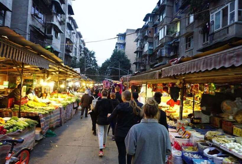 Chengdu: Cooking Class with Fresh Market Half Day Experience - Timing, transport, and what to wear