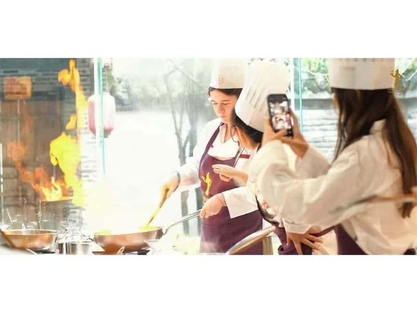 Chengdu Sichuan Cuisine Cooking Class and Savor Local Snacks - Meeting the ingredients before they reach the wok