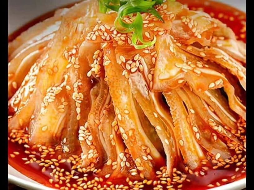 Chengdu Sichuan Cuisine Cooking Class and Savor Local Snacks - Old restaurant streets and hands-on kitchen work