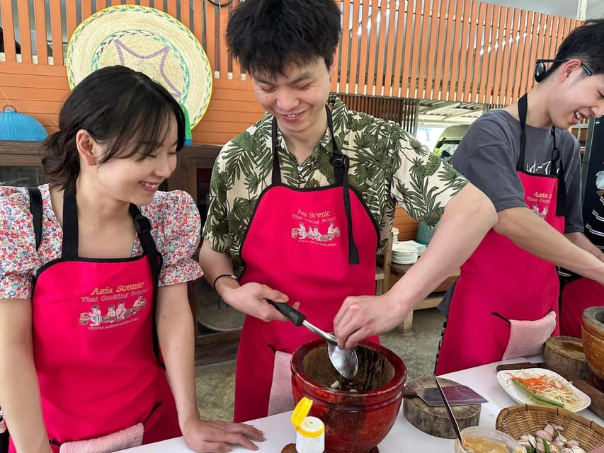 Chiang Mai: Asia Scenic Thai Cooking School - Half-day city class or full-day farm session?