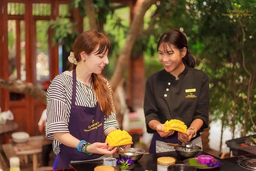 Chiang Mai: Authentic Cooking Class with Market & Farm Visit - Learning Thai ingredients at the local market