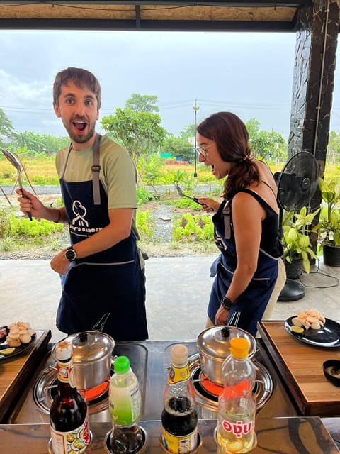Chiang Mai Cooking Class - From Chiang Mai Old Town to the Local Market