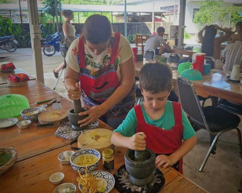 Chiang Mai: Cooking Class, Market & Thai Herbs Garden Tour - Useful booking and timing advice