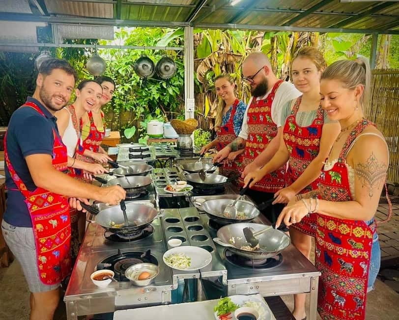Chiang Mai: Cooking Class, Market & Thai Herbs Garden Tour - A cooking class that keeps you busy