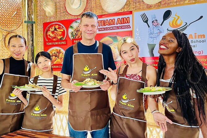 Chiang Mai Cooking Class - Siam Authentic Cooking Class - Cooking four Thai courses with Vee