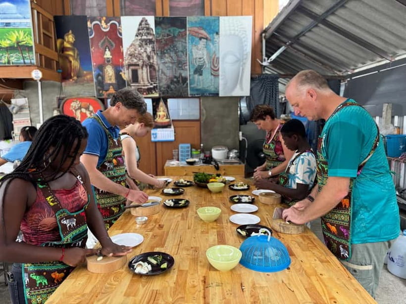 Chiang Mai: Cooking Class with Market and Pickup - Who will enjoy this class most?