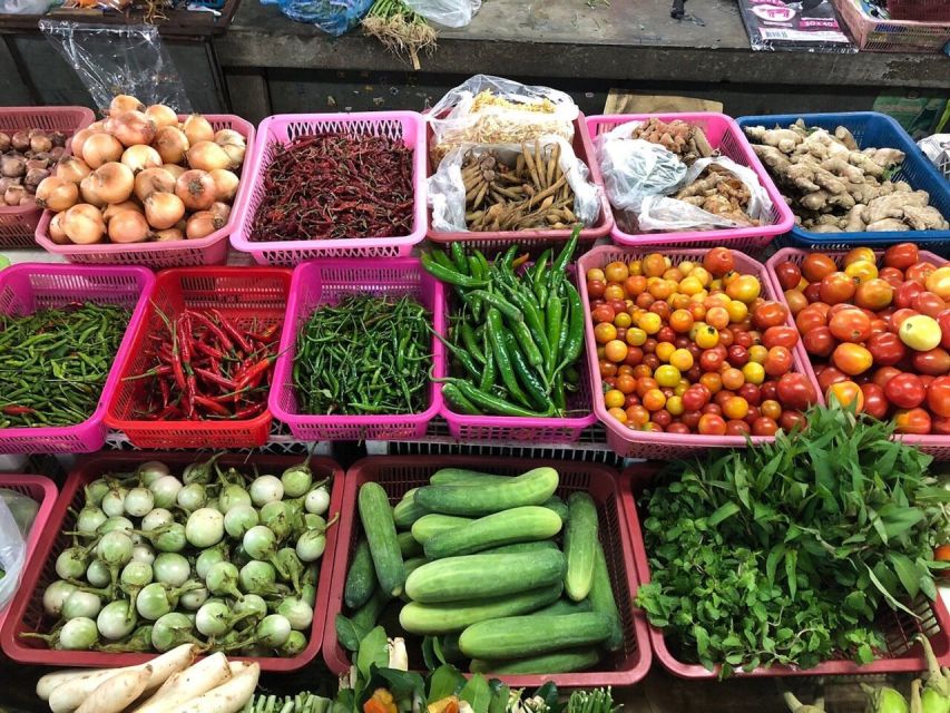 Chiang Mai: Evening Cooking Class and Local Market Visit - Choosing between Pad Thai, khao soi, and green curry
