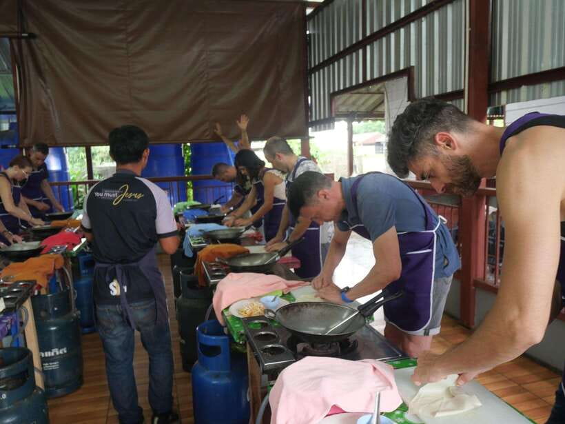 Chiang Mai: Half Day Cooking Class at Organic Farm - Thai food that suits your own heat limit