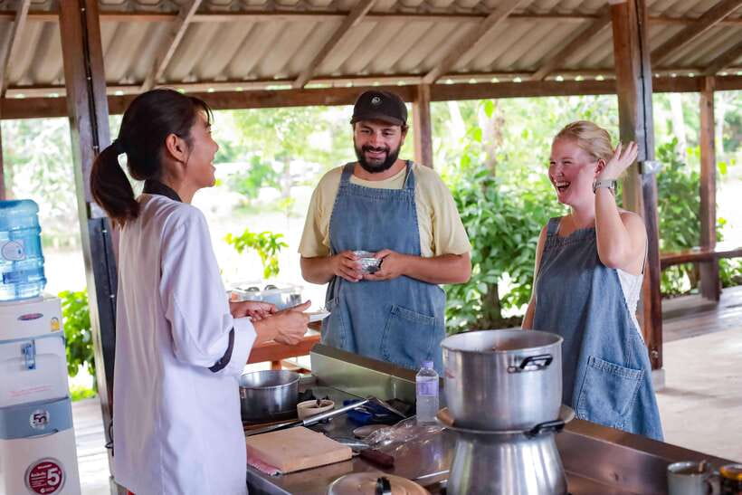 Chiang Mai: HALF-DAY COOKING COURSE at a Thai Cooking Farm - The ride out to The Rice Barn