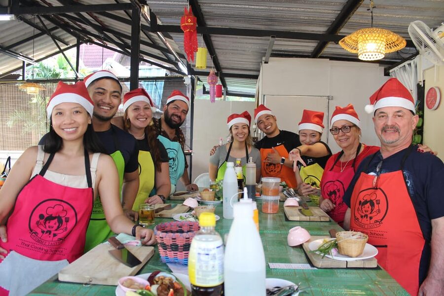 Chiang Mai: Half Day Evening Cooking Class with Market Tour - What the evening schedule looks like