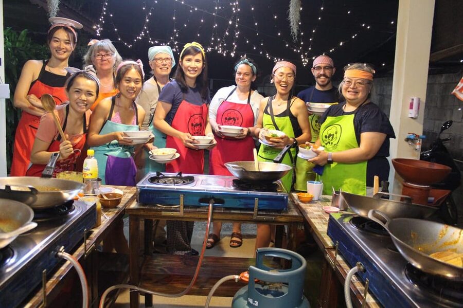 Chiang Mai: Half Day Evening Cooking Class with Market Tour - Small group, but not a private lesson