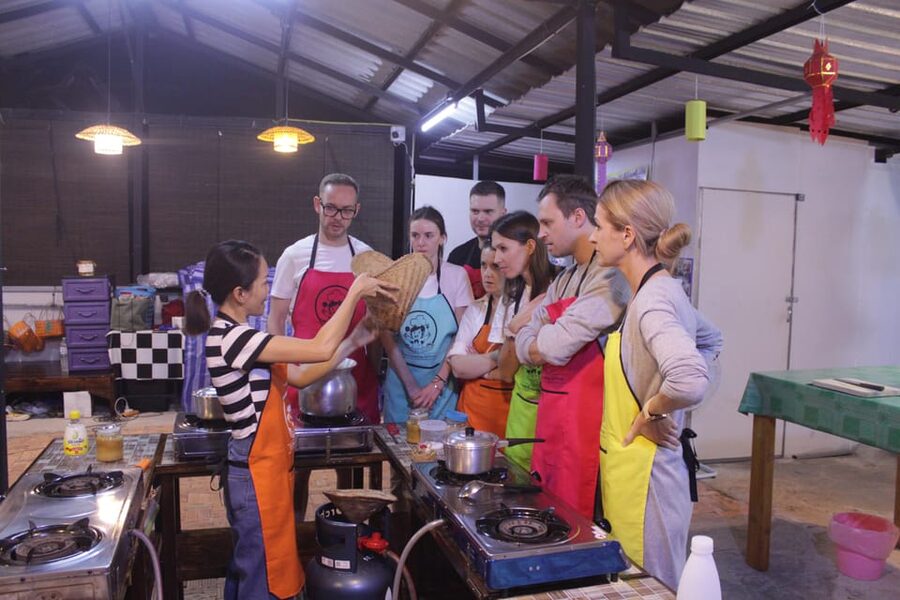 Chiang Mai: Half Day Morning Cooking Class with Market Tour - Eat what you prepare, then take the recipes home