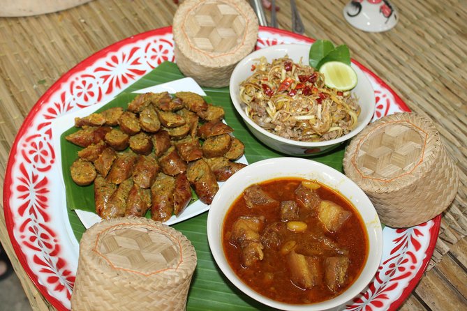 Chiang Mai Lanna Northern Thai Cooking Experience with Locals - Four dishes, with Khao Soi at the center
