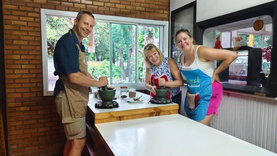 Chiang Mai: Morning Cooking Class with Market Visit - Who should book this Chiang Mai cooking class?