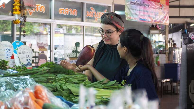 Chiang Mai: Thai Cooking and Market Tour with Lanna Smile - Should you book this Chiang Mai cooking class?