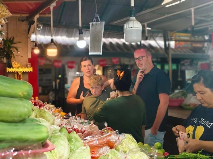 Chiang Mai : Thai Cooking in Farm with a Local Train Trip - A Thai cooking class that starts on the railway