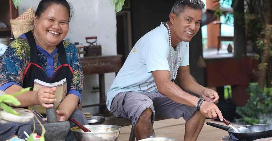 Chiang Mai : Traditional Northern Cooking Class - Building Northern curry with pork