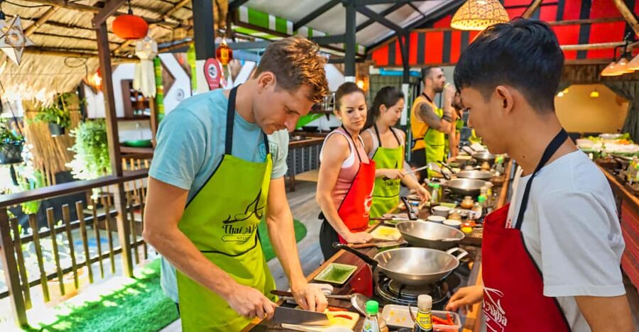 Chiang Mai: Traditional Thai-Akha Cooking Class& Market Tour - Key points to know before booking