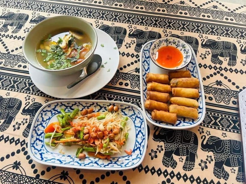 Chiang Mai: Traditional Thai Cooking Class with Market Tour - Starting at Chiang Mai Gate Market