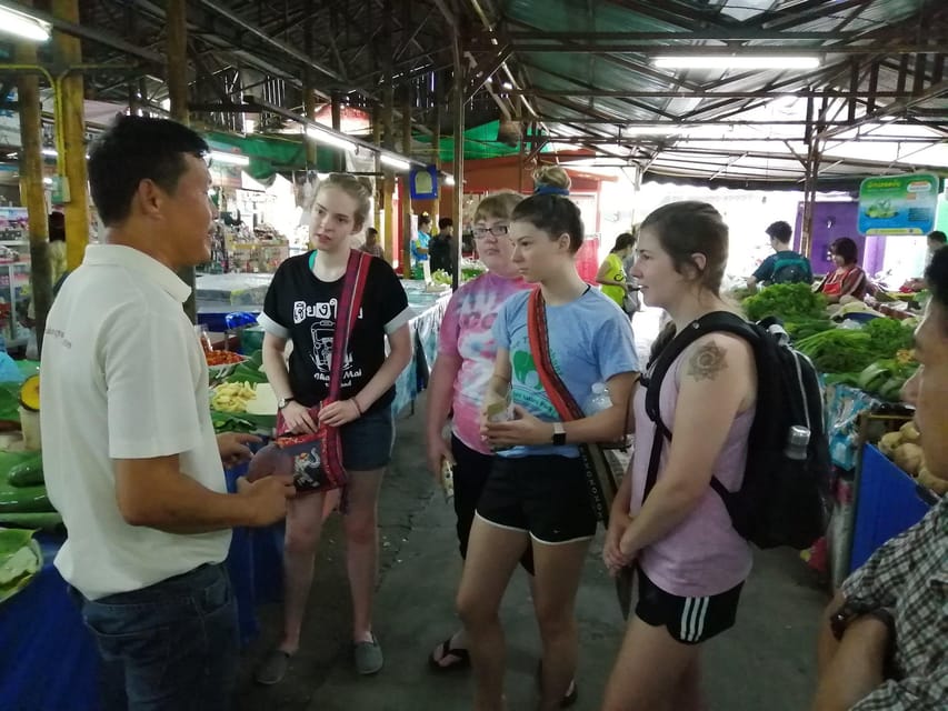 Chiang Mai: Traditional Thai Cooking Class with Market Tour - Booking details and useful tips