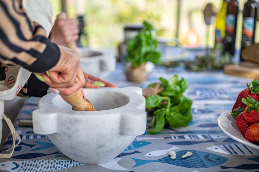 Cinque Terre: Gnocchi & Pesto cooking class with seaview - Who will enjoy this most
