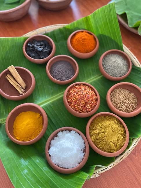 Colombo Cooking Experiance with Explore Market - Cooking curry and traditional dishes by hand