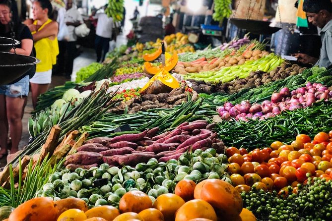 Cook with Wasantha - Starting in Unawatuna and heading to the Dutch Market