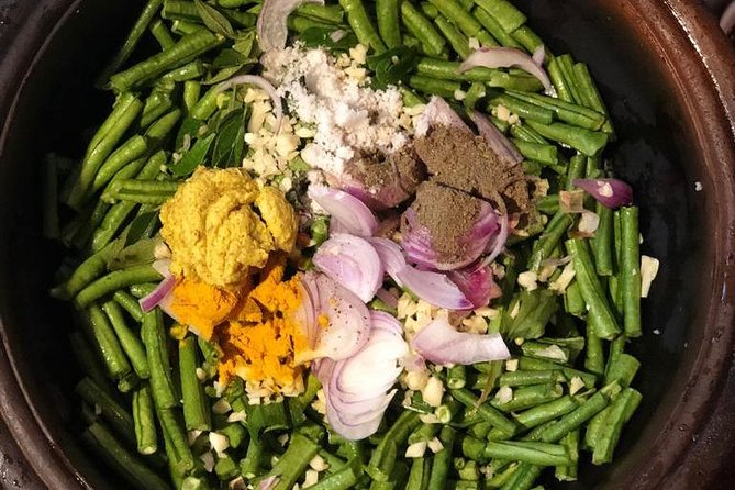 Cook with Wasantha - The fish market and choosing the main curry