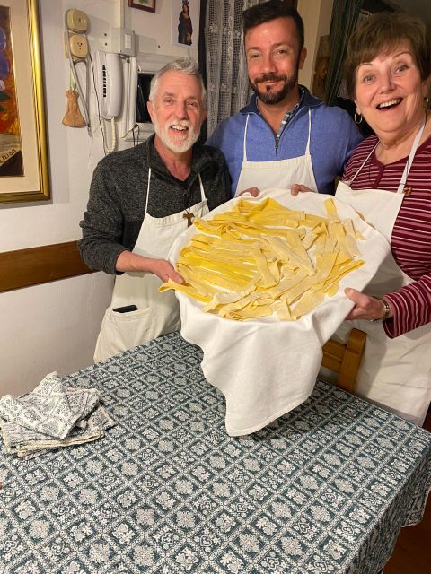 Cooking class at Villa Toscana near Cortona - Making fresh pasta by hand