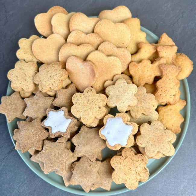 Cooking class : Baking “Bredele” Alsatian Biscuits, Colmar - Four Bredele Doughs in a Colmar Apartment