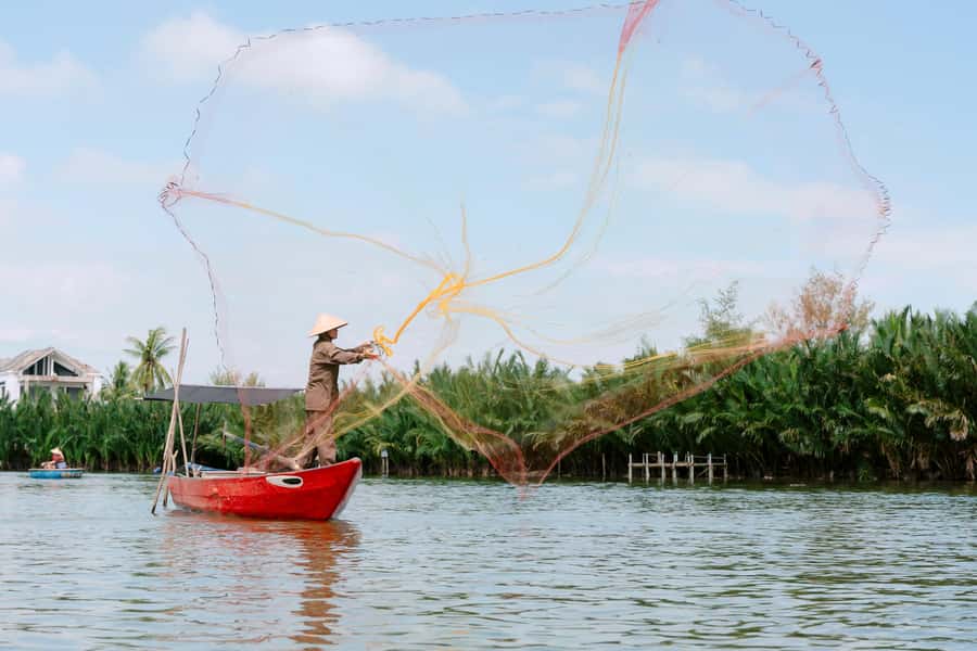 COOKING CLASS & BASKET BOAT - Who will get the most from this outing