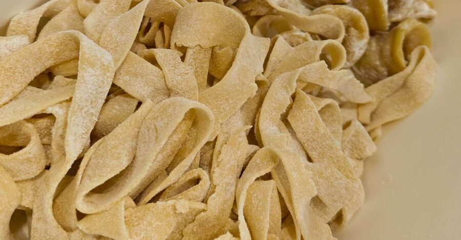 Cooking class fresh pasta - From flour to a Sicilian pasta table