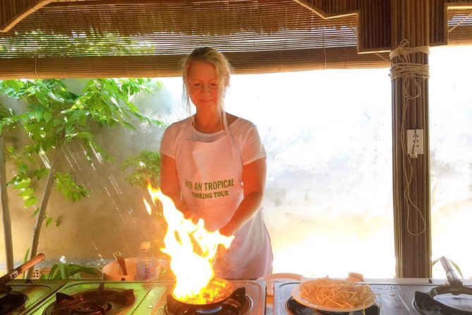 Cooking Class Hoi An:Local Market, Basket Boat, Fishing & Cooking - Net fishing and purple crabs