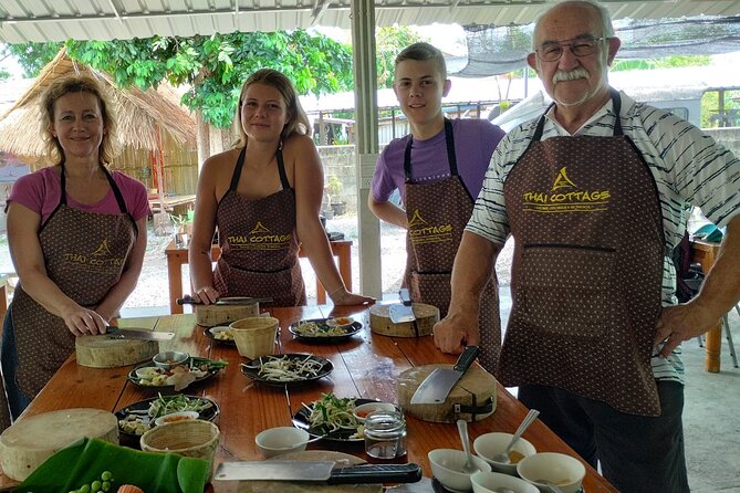 Cooking class in organic garden and local market tour ThaiCottage - Instructors who keep the class moving