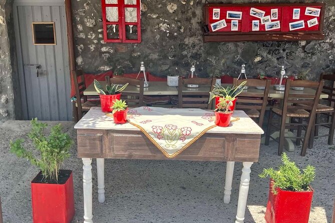 Cooking Class in Traditional cave house in Santorini! - Small Details That Can Affect Your Decision