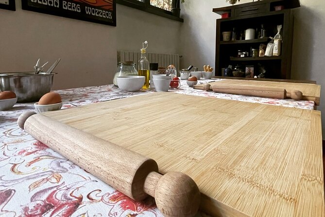 Cooking class of Tagliatelle and Tiramisu in Altamura - Preparing tagliatelle without a machine