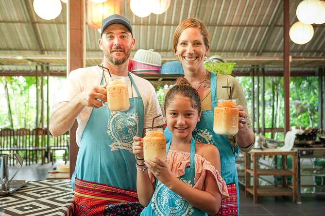 Cooking Class with Organic Farm in Chiang Mai at Mama Noi - From Chiang Mai hotel to the local market