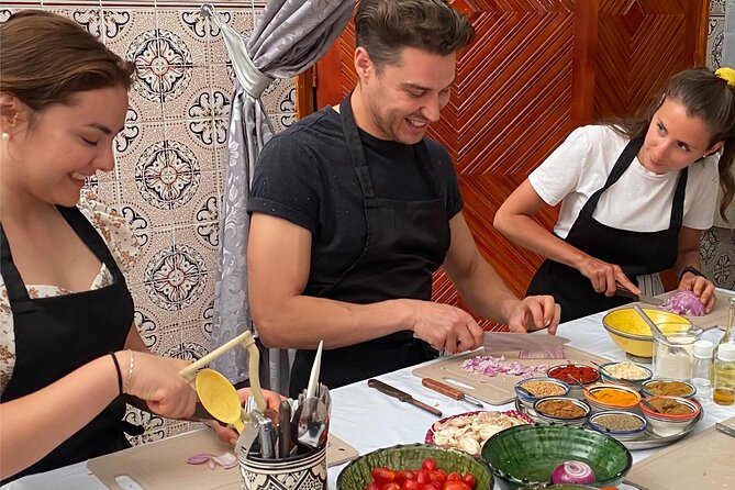 Cooking class with Yassine & Mom - What makes the market stop worth your time
