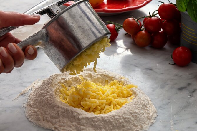 Cooking Class: Your Culinary Love Affair in Sorrento - Finishing with tiramisu
